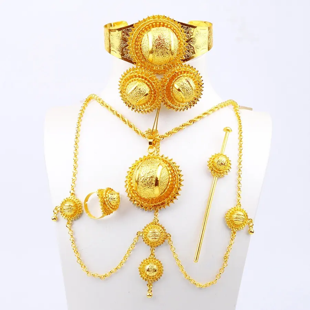 Collier en or plaqué 24K; élégance et luxe